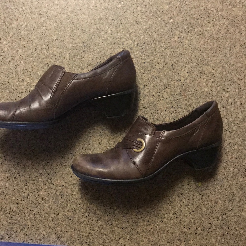 Clarks brown leather shoes